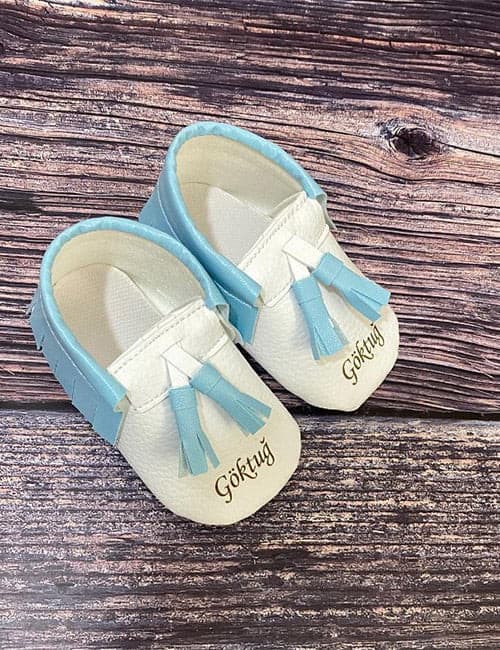 Bebe Mavi Püsküllü Beyaz İsimli Bebek Makosen