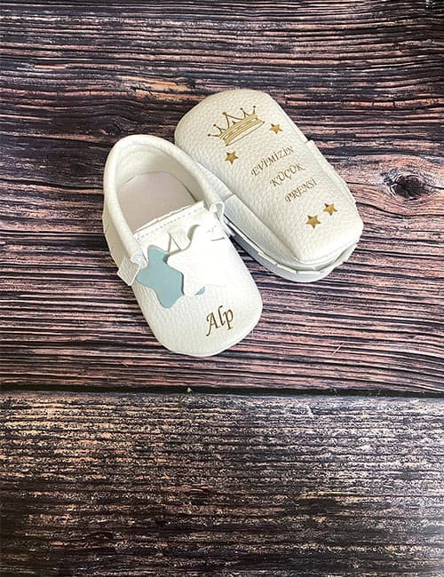 Beyaz Bebe Mavi Yıldızlı İsimli Bebek Makosen